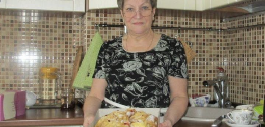 Віднедавна вирішила, що більше не буду кликати родичів та дітей з онуками в гості. Не подумайте, що я погана бабуся та не хочу провести з рідними час.  Просто вся ця метушня так виснажує – прибирати, їсти готувати, потім знову прибирати та мити посуд. А ціни на продукти ви бачили? Та один раз піду в магазин і вже половини зарплати нема.  Однак, не очікувала, що донька так відреагує на це рішення.