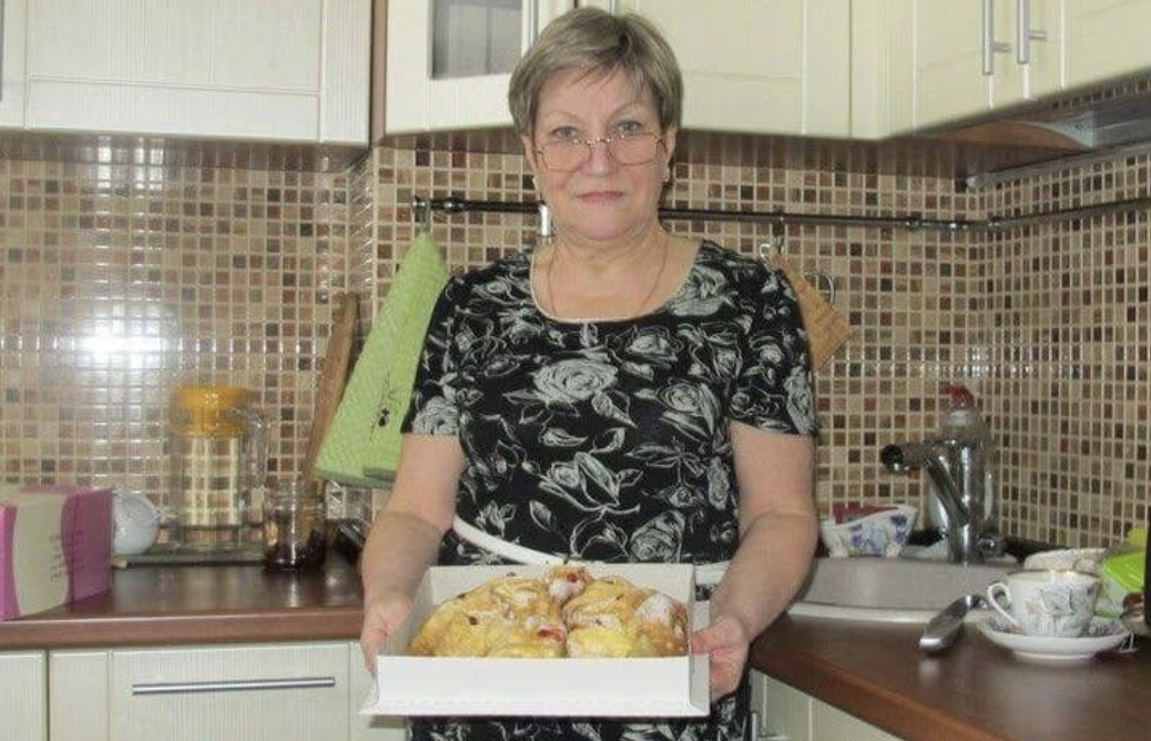 Віднедавна вирішила, що більше не буду кликати родичів та дітей з онуками в гості. Не подумайте, що я погана бабуся та не хочу провести з рідними час.  Просто вся ця метушня так виснажує – прибирати, їсти готувати, потім знову прибирати та мити посуд. А ціни на продукти ви бачили? Та один раз піду в магазин і вже половини зарплати нема.  Однак, не очікувала, що донька так відреагує на це рішення.