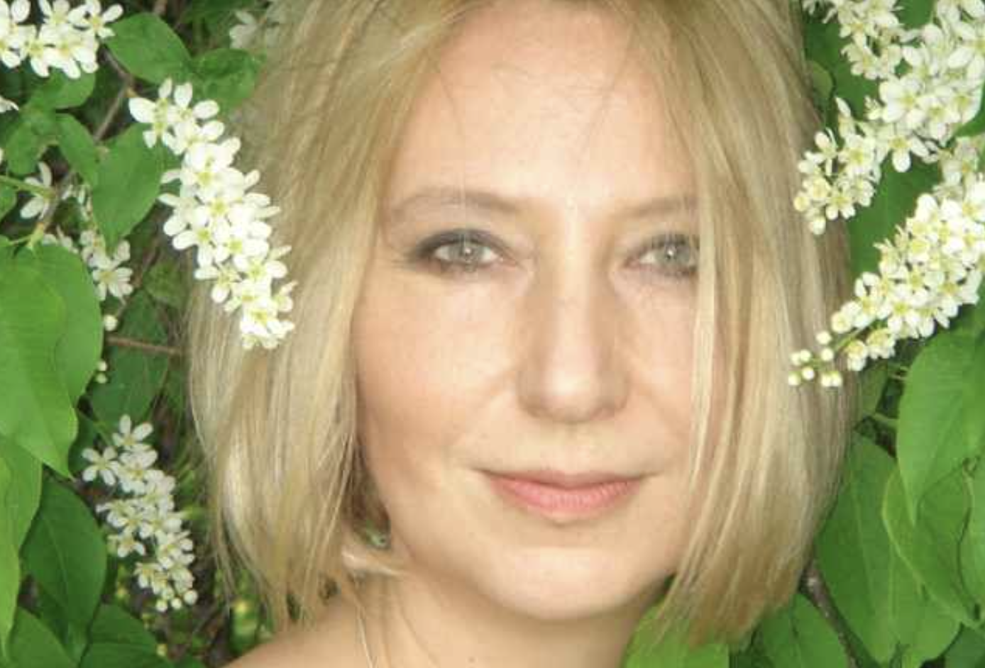 Ти не розумієш, ми ж купили гараж у стані, що потребує ремонту, тому доводиться вкладати в нього гроші та сили, – розповідав Віктор дружині. – Там довелося замінити ворота, ось зараз для них зроблю додаткову опору, потім пофарбую та зроблю під’їзд із плитки. – Рік тому ми купили цей гараж, і ти тепер там постійно пропадаєш, – бурчала Тетяна. – Таке відчуття, що комфорт машини турбує набагато більше за власний. – Ми не молодіємо, – нагадував Віктор. – Ось підемо на пенсію, важко буде цим займатися, а так все акуратно і якісно буде зроблено. – Прямо палац, – сміялася Тетяна.