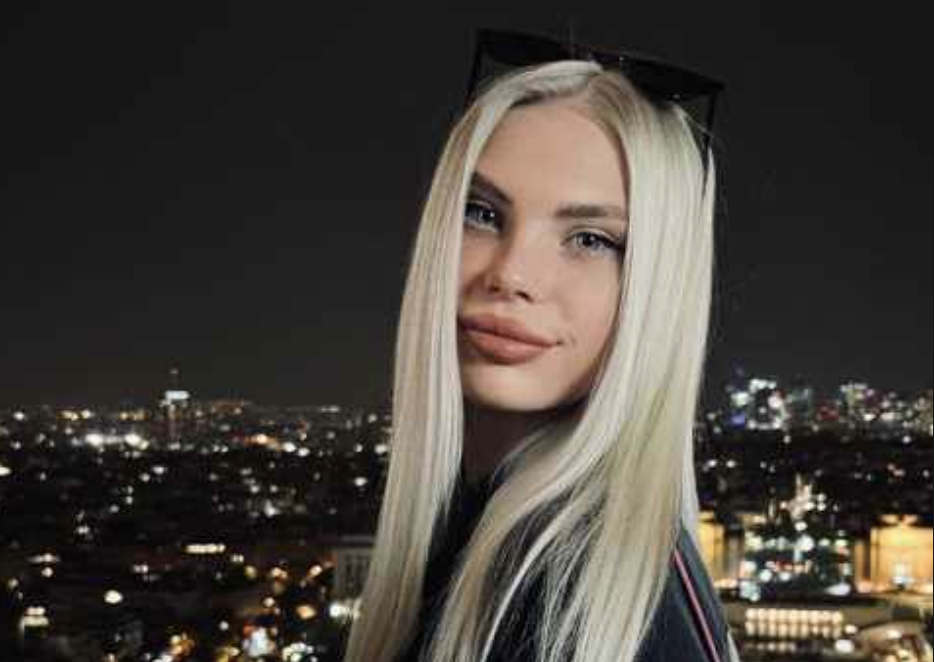 Вже 24 хвилин, як ми розведені. Виходжу із рацсу зі своїм колишнім…. Він щось говорить, а я думаю, чи встигну на роботу або краще поїхати додому. І тут я розумію, що він каже. Він просить повернути обручку і попереджає, що ввечері заїде за грошима. Гроші я зберігала, як бабуся, замотавши купюри в платочок і сховавши на антресолях.