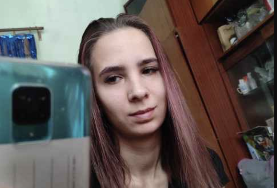 Вітя, ми з мамою до тебе їдемо! — повідомила Наталка по телефону о третій годині ночі. — Не треба до мене їхати, — сонно відповів Вітя, — ми спимо! — Вітя, нам не до жартів! Постели для мами ліжко, а для мене розкладачку якусь знайди! — незадоволено сказала Наталка. — Розкладачок не тримаємо, а всі спальні місця у нас зайняті! — сказав він і заразливо позіхнув.