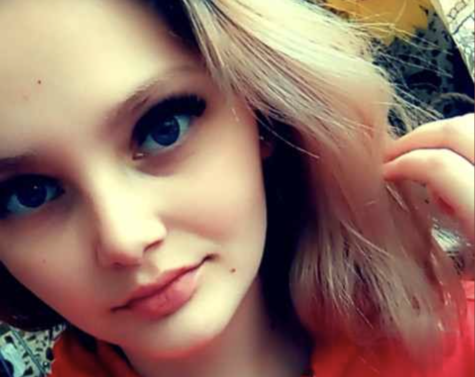 Ось дивлюсь я на тебе Ніна і дивуюся. Коли ти все робити встигаєш? Я б від такого життя не витримала б давно! Не встигнеш одне зробити, а тут уже інше треба. Ні, я б не змогла… -А що тут встигати Оленко? Що там тої роботи! Ось на вихідні – це так! Під час усієї розмови Ніна замішувала тісто на пампушки. На обід був задуманий борщ і Ніна вирішила, що сьогодні борщ обов’язково буде з пампушками.