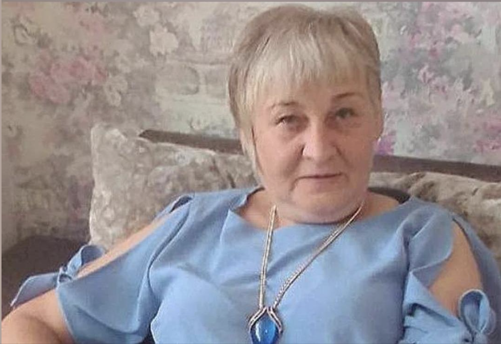 Свекруха вийшла з туалету біла мов стіна. – Мамо, вам погано? – Ні, я вагітна, але не знаю від кого!  У неділю за чаєм свекруха була сама не своя. Ніби хтось підмінив нашу балакучу і веселу Людмилу Володимирівну. В один момент вона різко підвелась і вибігла в коридор. – Що це з нею? – дивувався чоловік. – Гадки не маю! Може отруїлася? Он нічого не їла!  – Мамо, може в лікарню поїдемо? – спитав син, коли мама повернулась. – Сину, я тільки звідти. Маю вам дещо сказати!