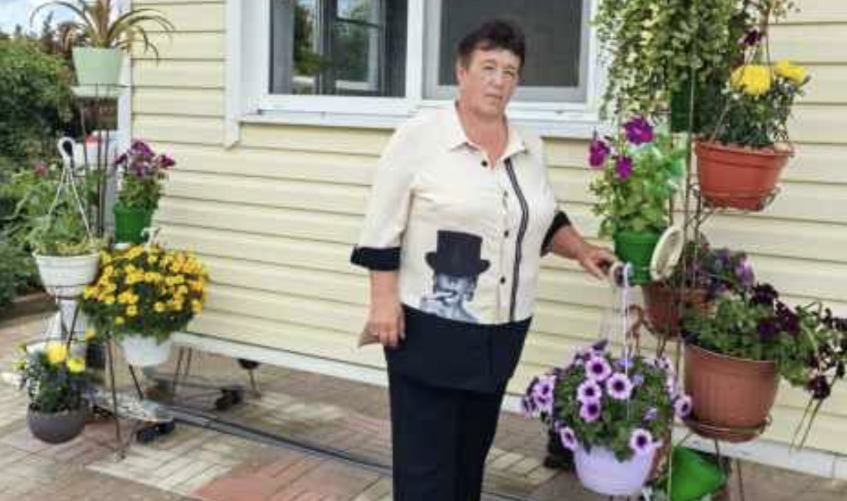 У Кирила з тещею були дивні стосунки, він називав її тільки на ім’я та по батькові: Наталія Антонівна, вона відповідала стримано-холодним «ви», називаючи його завжди повним ім’ям.