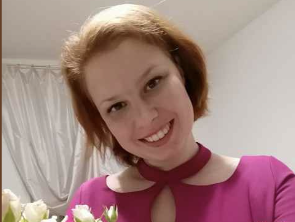 — Добре, — несподівано тихо і спокійно сказала вона. — Можеш іти жити до тата. Я не проти. — Що… правда? — розгублено і здивовано перепитала дівчинка, підозрюючи, що в цих словах криється якийсь хитрий підступ. — Так. Іди збирай свої речі, я сама тебе до нього відвезу. Маринка неймовірно зраділа! Вона прожогом побігла до своєї кімнати, гарячково покидала в спортивну сумку підручники, зошити, улюблений одяг і всілякі важливі дрібниці. Тату вона дзвонити не стала. Вирішила зробити сюрприз, адже точно знала, що він теж буде безмежно щасливий. Тепер вони зможуть проводити купу часу разом!