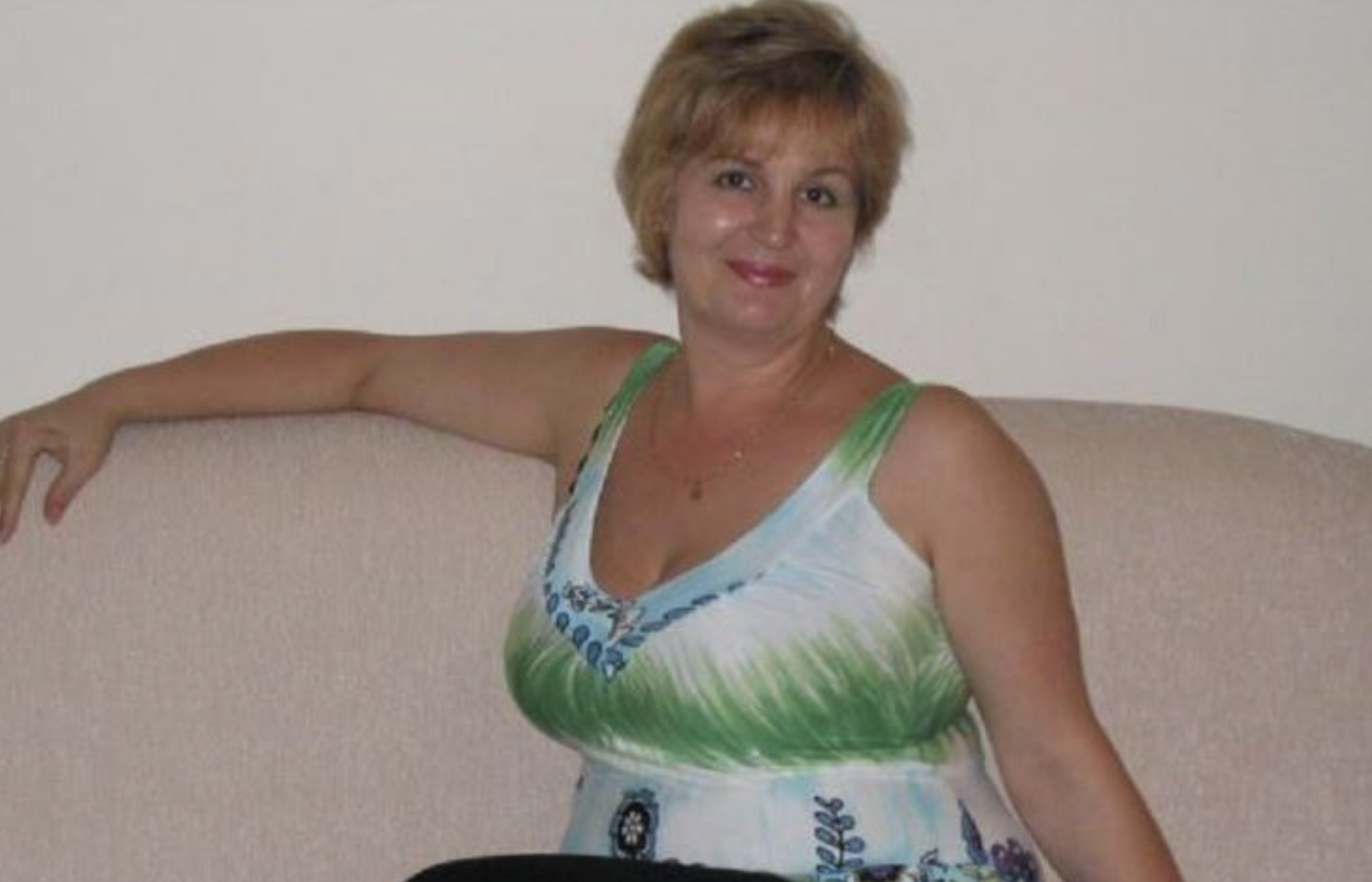 Мені 53 роки, я доросла, досвідчена жінка. Я прожила в шлюбі 26 років, але зрештою розлучилася, тому що зрозуміла, що заслуговую на краще. Я дочекалася, поки син поїде вчитися, і одразу пішла від чоловіка.