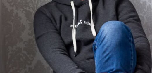 – Досить, мамо! Світлана навіть жодного разу не була в цій квартирі! Ми платимо іпотеку, хоча я міг би привести її до свого дому! Ти залишишся зовсім одна, якщо не зміниш свою поведінку!