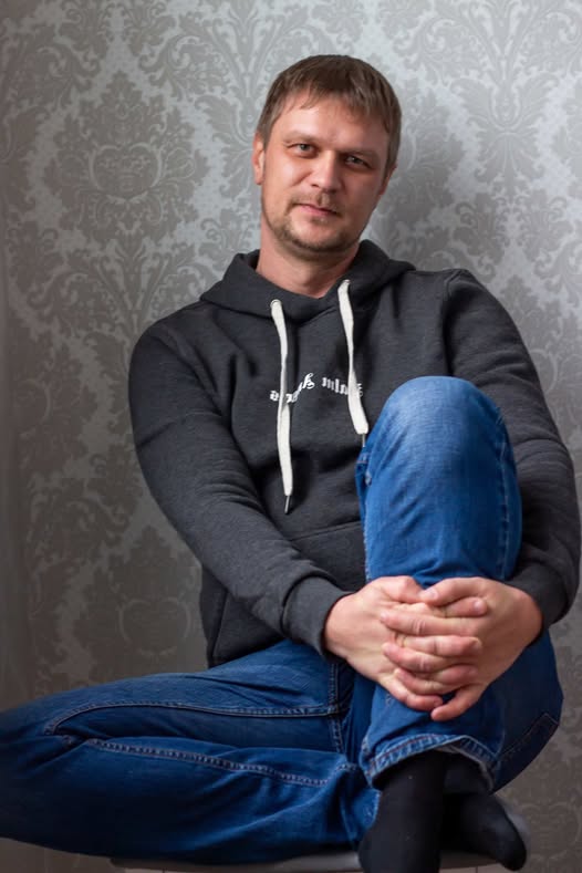 – Досить, мамо! Світлана навіть жодного разу не була в цій квартирі! Ми платимо іпотеку, хоча я міг би привести її до свого дому! Ти залишишся зовсім одна, якщо не зміниш свою поведінку!