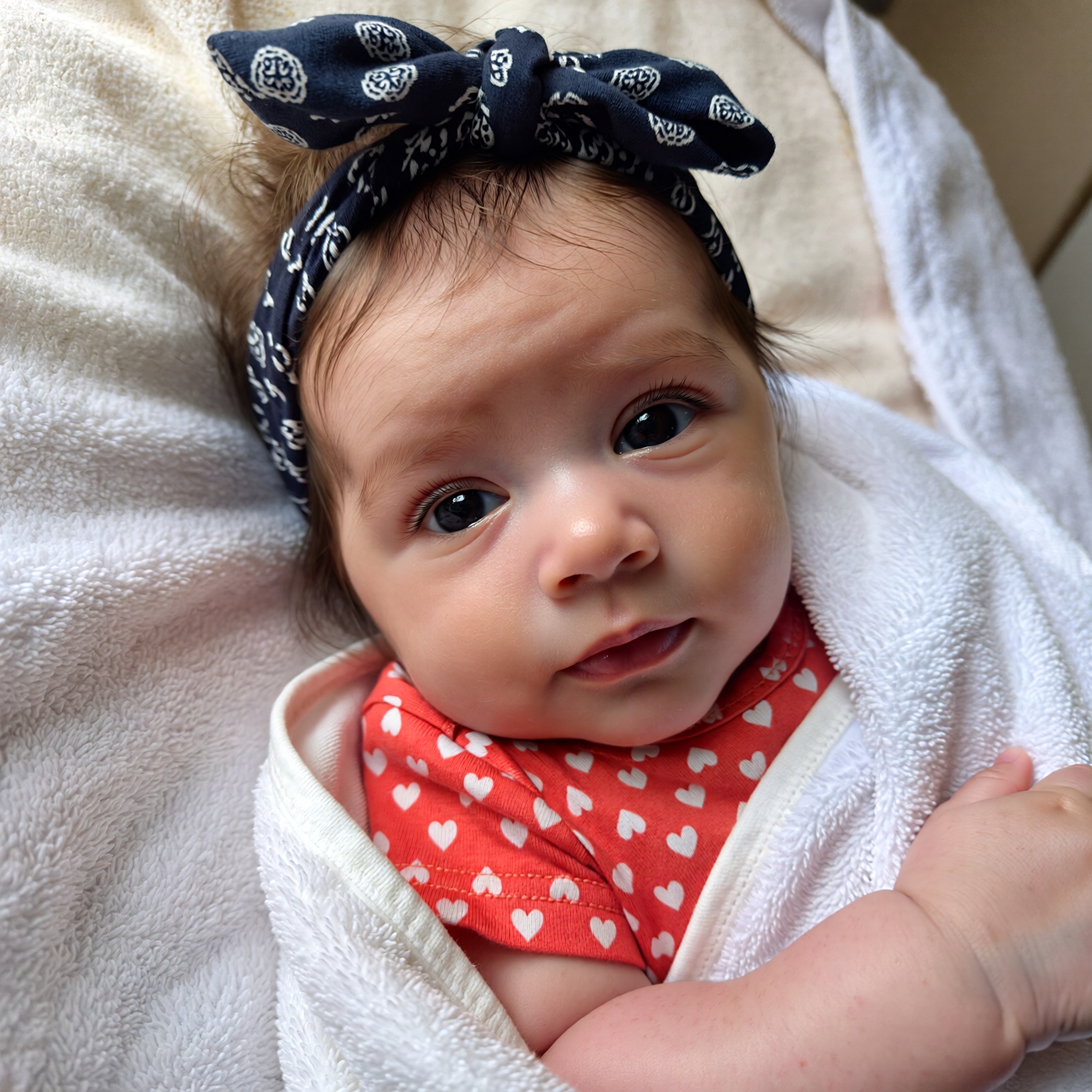 Сьогодні вранці 18-річна дівчина народила дівчинку. Після цього вона написала заяву …, викликала таксі й вийшла з пологового будинку, не озираючись.Але вона навіть уявити не змогли, яка «несподіванка» на малечу там чекатиме..