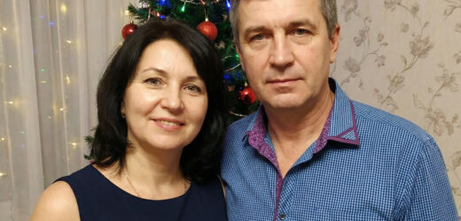 Іван прийшов додому, зайшов на кухню, на столі його чекала вечеря. – Дивно, а де Ліля, – подумав чоловік. Він пройшов у спальню, дружина сиділа на підлозі і складала речі у сумку. – Ти кудись їдеш? – запитав Іван. – Мені дали направлення до обласного центру, на огляд. Є погані підозри, – раптом сказала Ліля. – В сенсі погані? – здивувався Іван. – У тебе що, це саме… Від чого твоєї мами не стало. Іван дивився на дружину і не міг повірити в те, що відбувається