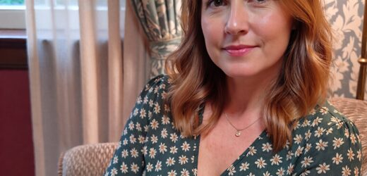 Покликала кавалера на вечерю..– М-м-м, пахне, «Як у їдальні»…Я урочисто поставила паруючу, духмяну тарілку борщу, поруч кошик із часниковими пампушками й піала з густою сметаною. зам.верши, чекаю отого чоловічого: «Ого, Олено, це божественно!».. І тут нарешті прорік мій принц фразу після якої.. я кліпнула, намагаючись переварити цей «розкішний» комплімент.