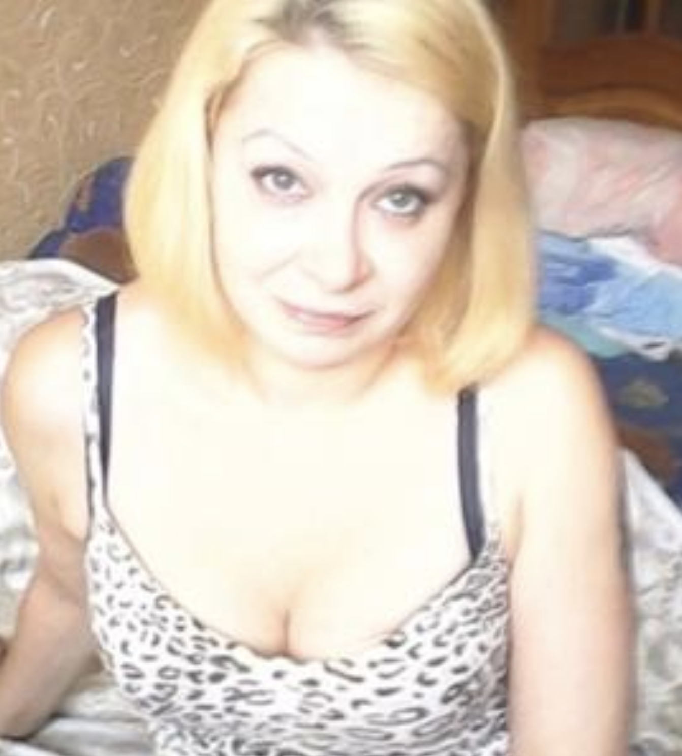 Вона 40 років терпіла його баб, а потім, коли він захворів, штовхнула його, як собаку, щоб почати жити для себе — і саме тоді до неї повернулися всі, кого вона втратила, включаючи той самий перший, нерідний, але найважливіший