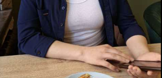 “Незнайомець у 65 провів зі мною ніч.. а на ранок правда «приголомшила»мене… Холодильник порожній, ані нормальної кави … щей старий старий килим у коридорі. Ітут… я не витримала…