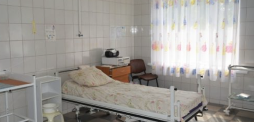 Після чергування вона летіла на заняття, як на крилах. З нетерпінням чекала на наступне чергування. Юрій Борисович не був сліпим, зауважував, звичайно, закохані погляди смішної та милої медсестри. Люся щоразу на чергування з Юрієм Борисовичем намагалася приготувати щось смачне. Він сказав, що навіть у його мами так смачно не виходить. Люся почервоніла від насолоди. А потім…