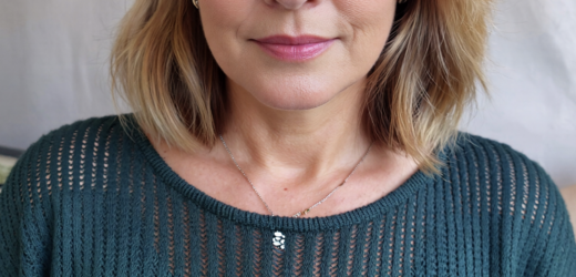 «Все, я переїжджаю до нього», я навіть не здивувалася. Ми дружимо вже двадцять років, і за цей час я навчилася розуміти її настрій по голосу. Останні два місяці вона буквально сяяла в її голосі з’явилася та особлива інтонація, яка буває лише у людей, закоханих. Через тиждень він запросив її на вечерю. Потім був ще один вечір разом, потім прогулянка, похід у театр, поїздка за місто ..Через місяць повернулася і рік мовчала про причину. Нещодавно розповіла правду…