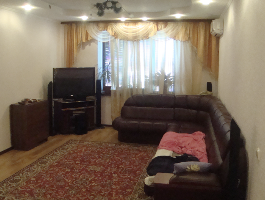 Давай переоформимо квартиру зараз, бо після весілля це буде набагато складніше зробити, — сказав Максим, наче пропонував замовити піцу на вечерю або вибрати колір серветок для банкету.