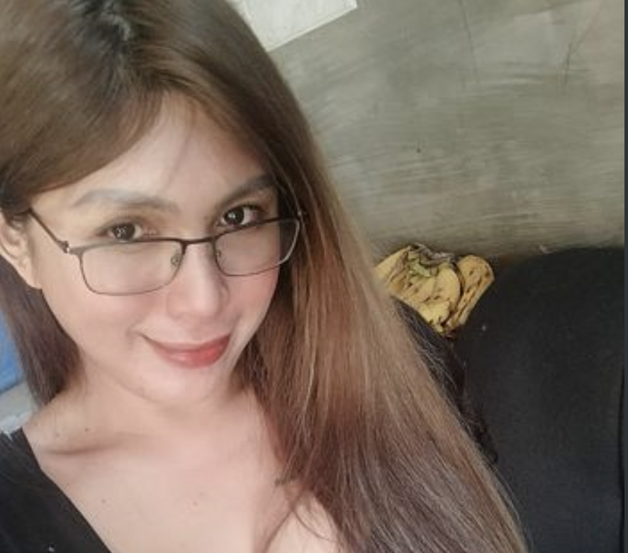 Приїхала до чоловіка 62 років на дачу. Його 37-річна донька показала мені свою кімнату — і я поїхала того ж дня. Що я там побачила… Коли чоловік у шістдесят два роки запрошує тебе на дачу, це здається серйозним кроком. Особливо якщо ви зустрічаєтеся пів року, і все йде добре. Віктор був вдівцем, інтелігентним, начитаним, із гарними манерами. Мені сорок три, і після розлучення я довго не зустрічала нікого настільки… підходящого. Він говорив правильні речі. Про повагу, про партнерство, про те, що в його віці вже не потрібні ігри. І я повірила.