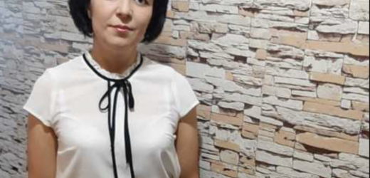 Знаєш що мамо, я більше тобі ні копійки не дам! – Оля втомилася йти не снідавши на роботу. – Я віддаю тобі гроші, але в хаті нема нічого! -А на що я повинна Світлану одягати? Оля прийшла додому на сумна. -Ну, що за люди?! – думала вона. – Лізуть у її життя і на матір всяке говорять! Нехай вона не ідеальна мати – та іншої немає. У неї взагалі нікого немає. Батька рік тому не стало… Оля тата любила. Він був святом і промінцем світла в цьому житті… Мама пішла від тата, коли їй було років п’ять. Ну як пішла – вона виставила його зі свого життя.