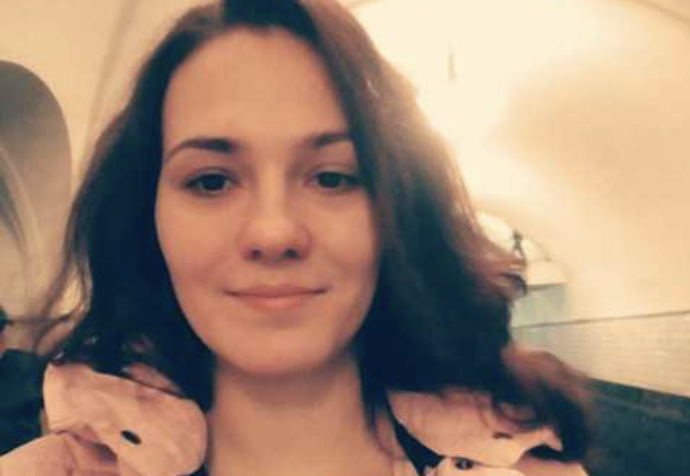 Ти недолуга?! Чому мої карти заблоковані?– У мене ділова зустріч завтра! Мільйонні контракти! А ти, як остання істеричка, блокуєш доступ до грошей?– Це не твої гроші! Я сам їх заробив! Я будував цей бізнес разом із тобою!