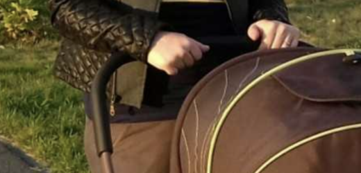 Дзвонив братові — той слухавку не бере. Тоді набрав матір. А свекруха лише зітхнула: «Так, синку, все правда. А що я могла зробити? Батько так вирішив. Виявляється, він тоді зовсім не жартував». Чоловік спершу лютував на батька. Минуло ще два тижні, він поїхав до батьків сам, бо Оксана навідріз відмовилася переступати їхній поріг.