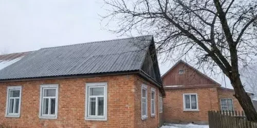 Діти одразу втекли до кімнати, а він, Аліна та Семен повернулися додому після візиту до батьків чоловіка.…