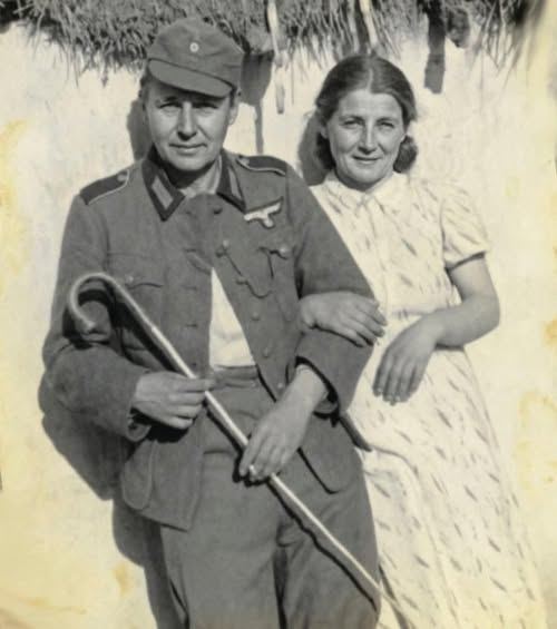 1942 рік. Весь хутір плював їй в обличчя за чоловіка поліцая, але тільки вона посміла кинути виклик долі, втікши в крижану землянку з дітьми сусідки і довівши, що справжня мати не обирає між своїми та чужими, а рятує всіх усупереч закону та ганьбі.