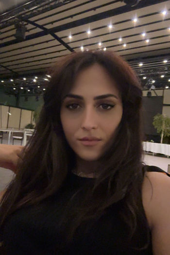 Мені досі кажуть, що я не мала права так ризикувати. Але якби я тоді слухала тільки інструкцію, одна маленька дівчинка, можливо, не дожила б до ранку.