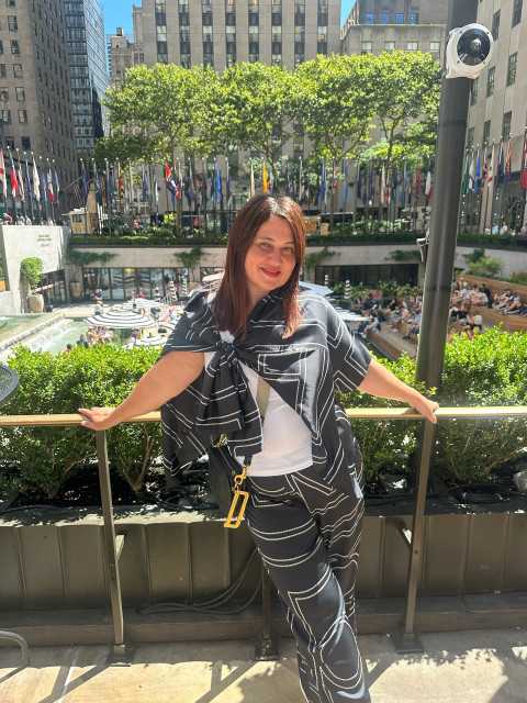 І тепер дочка була не рада, що почала цю тему, яку так хотіла обійти. – Нормально, тату, нічого