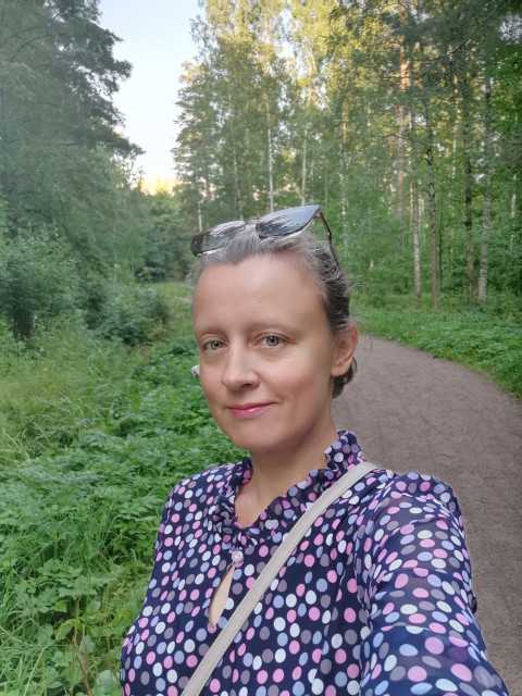 – А їх за документами немає. Савченко втрачає ці гроші. Щойно його юристи отримають позов, він зрозуміє, що у суді йому нічого не світить. І він піде за ними не до вас, а до вашої матері.