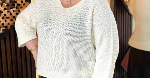 Баланс накопичувального рахунку дивився на неї з екрана: двісті двадцять тисяч гривень. Історія операцій показувала регулярні щомісячні надходження — рівно по дванадцять тисяч. Багато років… Вхідні двері грюкнули. Юлія Сергіївна впурхнула до кімнати, вже на ходу розповідаючи про жахливий смак сусідки Тамари. — Мамо, — прошепотіла Поліна, — у тебе є друга квартира?