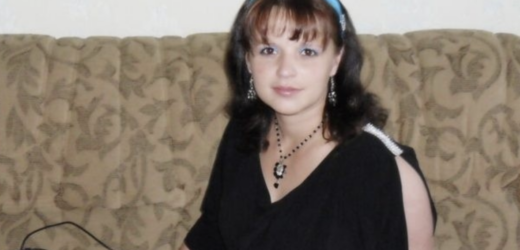 Коли я вийшла заміж за Остапа, навіть не могла уявити, що перетворюсь на ревниву дружину, яка стежить за кожним його кроком. На початку у нас все було чудово, і він не давав жодного приводу для ревнощів. Однак згодом я почала таємно перевіряти його телефон, щоб зрозуміти, з ким він переписується, кому дзвонить і які фото у нього в галереї. Остап навіть не підозрював, що я роблю це, поки він спить чи перебуває в душі. Згодом Остап почав часто затримуватися на роботі. – У мене просто багато справ і зустрічей, – виправдовувався він.