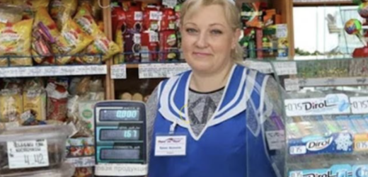 Свекруха запропонувала найняти на роботу молодшу невістку. Прийнявши її на роботу, я зробила б добре собі і їй, адже їй ця робота потрібна була рівно стільки ж, скільки і мені нова співробітниця. Спочатку я ходила з нею в магазин, відкривала його, увечері приходила, закривала. Але потім я забила. Але це була величезна помилка! Потроху я стала помічати, що наприкінці місяць у мене виходять великі недоліки, дрібні нестикування і раніше бували, не дрібні, а не так, як цього разу. Виявилося…