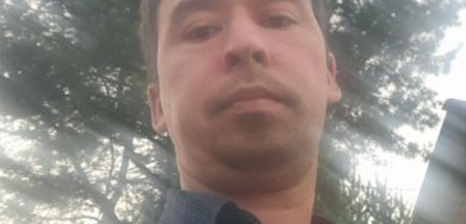 Ігорю чого ти подарував мені штучні квіти.Людо, ти ціни на живі квіти бачила? Зараз хороший букет коштує три тисячі гривень, а через кілька днів зів’яне, і ти просто викинеш його. Уявляєш, три тисячі за сміття? А ці троянди стоятимуть вічно.