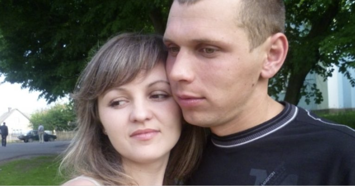 Він, виявляється, родич її чоловіка. Микола аж розцвів, як побачив Світлану, а потім підійшов до нареченого і почав розмову тихо, щоб люди не чули … В той день Світлана приїхала до бабусі в село. Вона працювала в обласному центрі майже за півтори сотні кілометрів, медсестрою в лікарні. Тому до бабусі навідувалася рідко. Зазвичай приїжджала, щоб допомогти посіяти, обробити, зібрати урожай. А два дні тому вирішила просто поїхати провідати. Тому спекла улюблений бабусин торт, купила солодощів і приїхала в село. Світлана дуже хотіла побродити осіннім лісом, назбирати грибів, з яких готувала на зиму смачну грибну ікру. Але найбільше — відпочити. І ось — вона в лісі. Шелестять під ногами сухі листочки, десь неподалік, примостившись на гілці красуні-берізки, скрекоче сорока. Вітер розносить ніжний аромат грибочків…