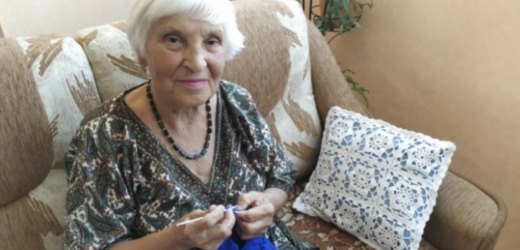 Ще до заміжжя, коли ми з чоловіком просто зустрічалися, ми мріяли про сина. Коли побралися, і я заваrітніла, ми з нетерпінням чекали на обстеження. Але нас на першому ультразвуковому обстеженні розчарували. Першою у нас наро дилася донька. І я, і чоловік були засмучені, але робити не було чого. Вдруге я заваrітніла за два роки. Коли ліkар сказав, що в нас буде син, Мишко стрибав з радості. Костя наро дився вчасно. Він став змістом нашого існування. Звичайно, доньку ми теж любили, вона ж наша дитина, але все-таки не так, як Костю.