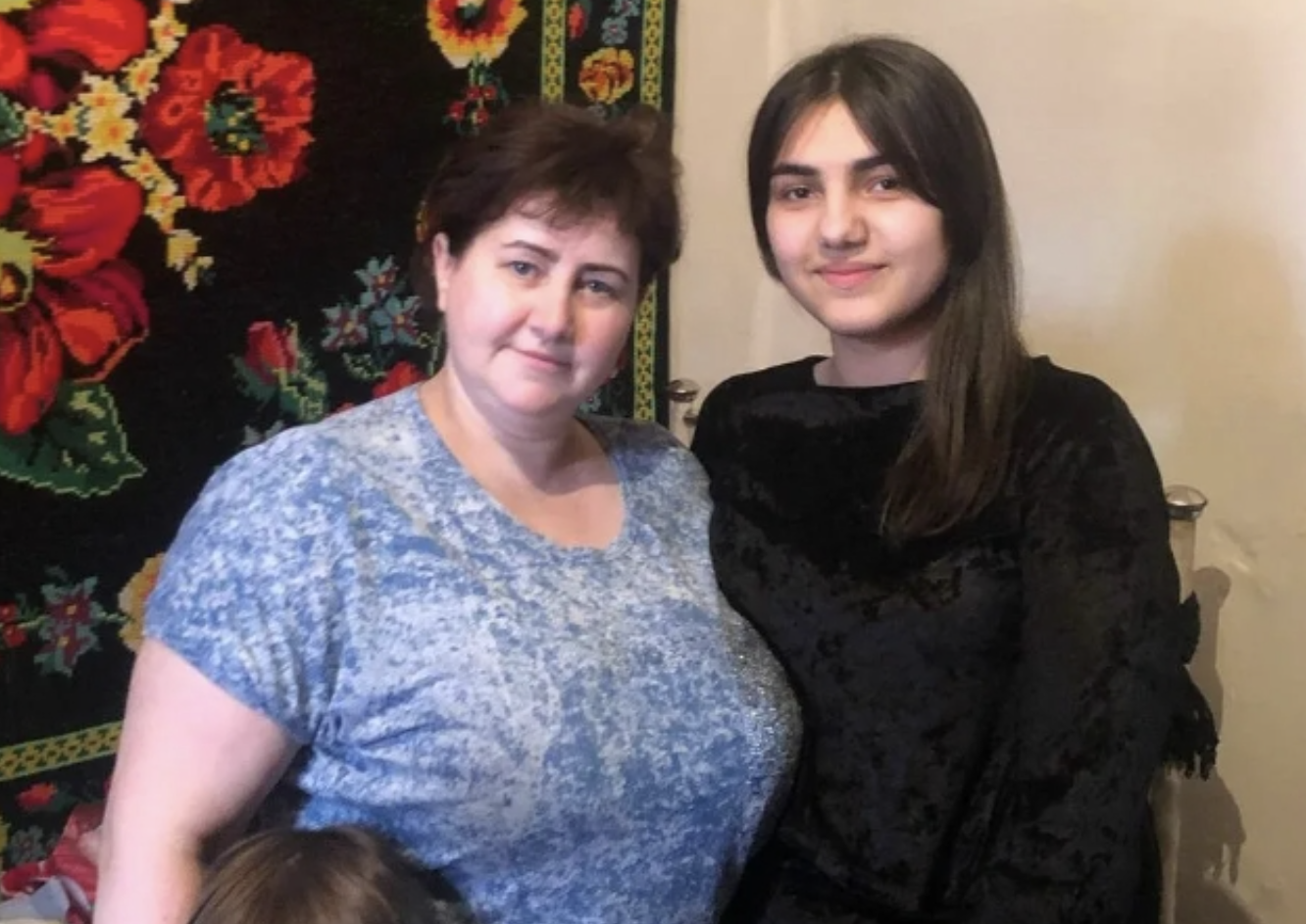 Діма був найщасливішою людиною на землі, адже у нього була дружина Світлана. Він любив її так, що більше й уявити було неможливо. Здавалося, що вони будуть нероздільні вічно. Світлана його за все прощала. Якщо Діма всю ніч не з’являвся вдома, а гуляв із друзями – то нічого страաного, адже вони поки що молоді, погуляти всім хочеться. Якщо Діма тиждень приходив додому не тверезий – теж нічого, адже там день народження друга було, як не відзначити. Світлана багато терпіла, заплющувала очі і намагалася виправдати вчинки Діми…