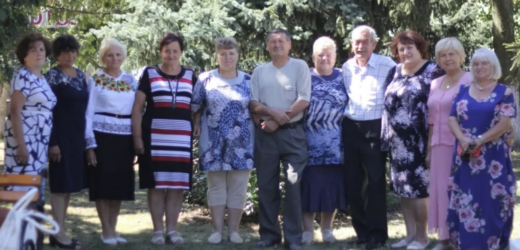 Нещодавно зустрічалась із колишніми одногрупниками. 25 років після закінчення університету, як не як. Якби ж я знала чим все це закінчиться, ніколи б не пішла. Не уявляла, що люди з якими я навчалась кілька років стануть такими. Сподіваюсь ви мене зрозумієте.