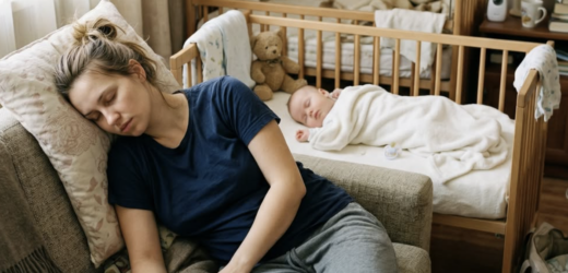 Ти спиш? Ти на годинник дивишся? У тебе маленька дитина, – одразу почала мати. – Одинадцята, якщо ти не знаєш! Поки дитина спить, можна всі справи переробити. Виховувала тебе, виховувала, а ти. Знову вдома бардак?