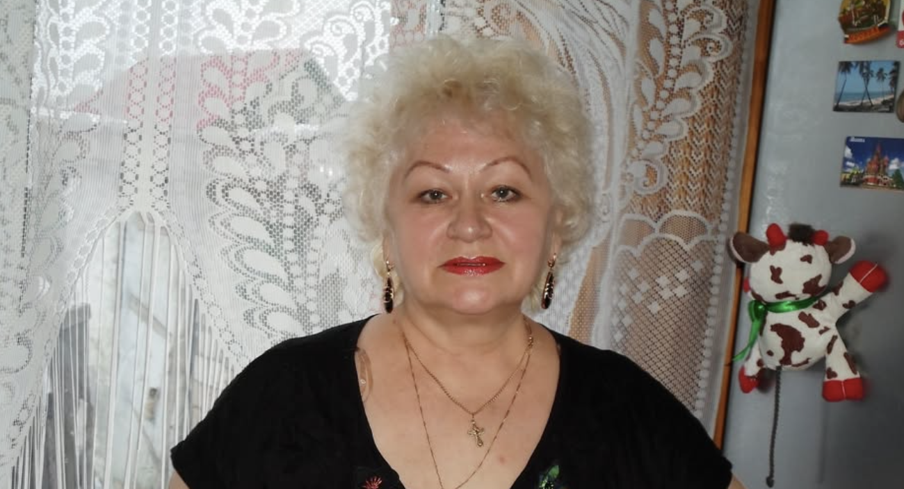 Вас можуть шокувати мої слова та вчинки щодо родини сина. Але я понад 2 роки не спілкуюся ні з Дмитром, ні з невісткою Світланою. Онучку Софійку бачу хіба на фотографіях у Фейсбуці.  І ні, мій син не живе закордоном. Він тут, в нашому місті, буквально сусідній район.  Мені ні каплі не соромно, що саме я розірвала спілкування з ними. Адже на це були дуже і дуже вагомі причини. Сподіваюся, що ви мене зрозумієте та підтримаєте.