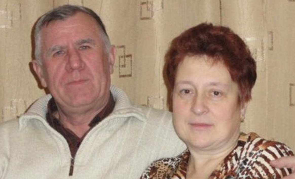 Я хочу вигнати рідних батьків з дому. Просто зараз у січні. Коли морози і світло періодично досі вимикають. Знаю, що вони мені цього не пробачать, та інакше вчинити просто не можу. Знаю, усі довкола мене засуджуватимуть. Та спершу прочитайте, як до такого дійшло. Можливо, ви зможете порадити, я мені бути?