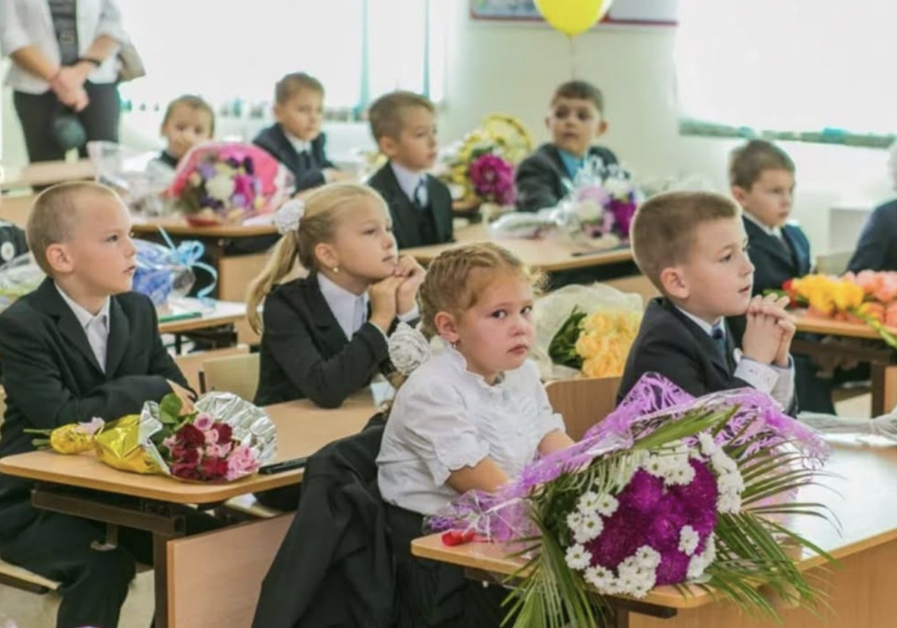 В моєму класі не буде російськомовних дітей! І це моя принципова позиція! – Я вже давно подала документи сина, він іде в перший клас. Та за тиждень до початку року мені подзвонили й повідомили неочікувану новину. Звісно я пішла розбиратись. Утім таких аргументів від вчительки не чекала.