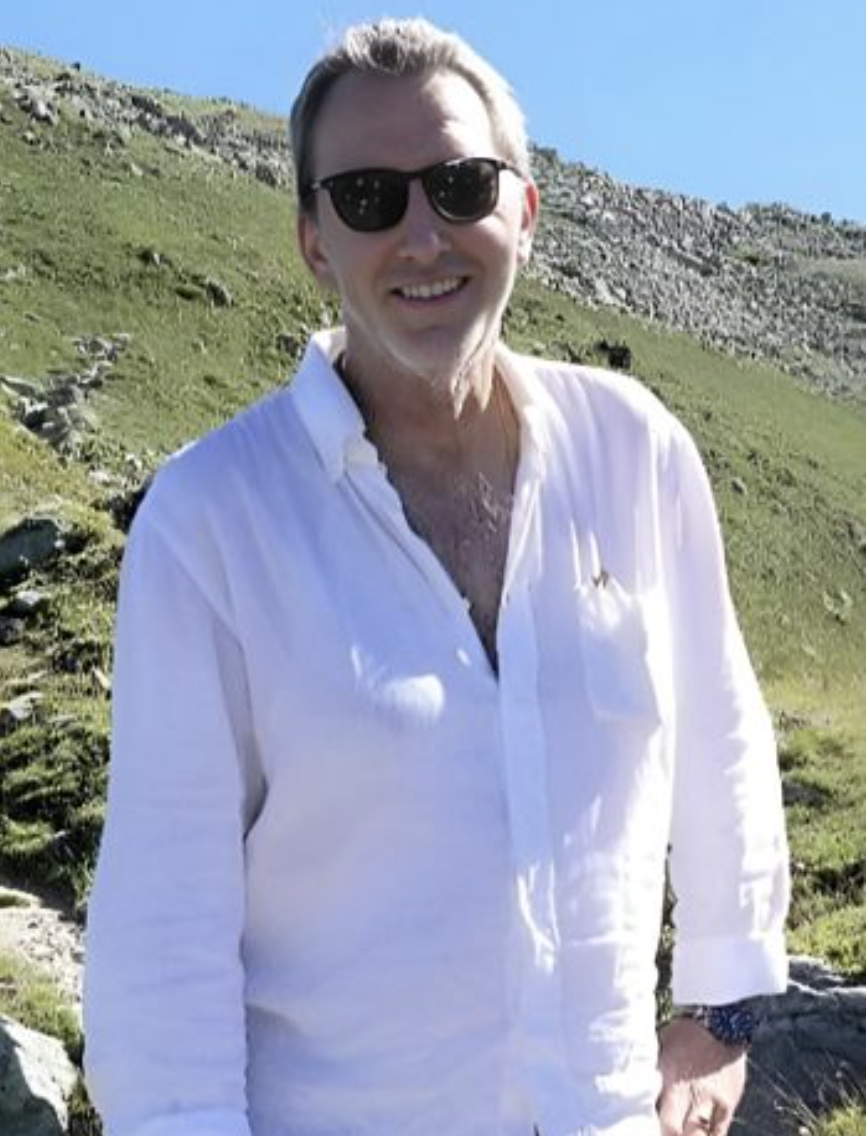 Увесь вечір Світлана сиділа й кивала. Коли принесли рахунок за трьох на 5 тисяч, я зрозумів, що більше не хочу нікого бачити з цієї компанії.