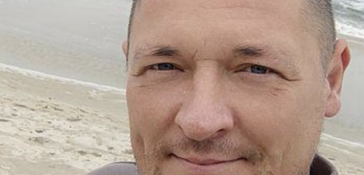 Збирай свої речі та йди! Я знайшов іншу!Геннадій з такою силою жбурнув ключі на комод у передпокої, що затремтіла рамка з нашою весільною фотографією. Я машинально перевела на неї погляд. 15років тому я дивилася на цього чоловіка…алече рез 5хвсталося таке,що жінказастигла від несподіванки.