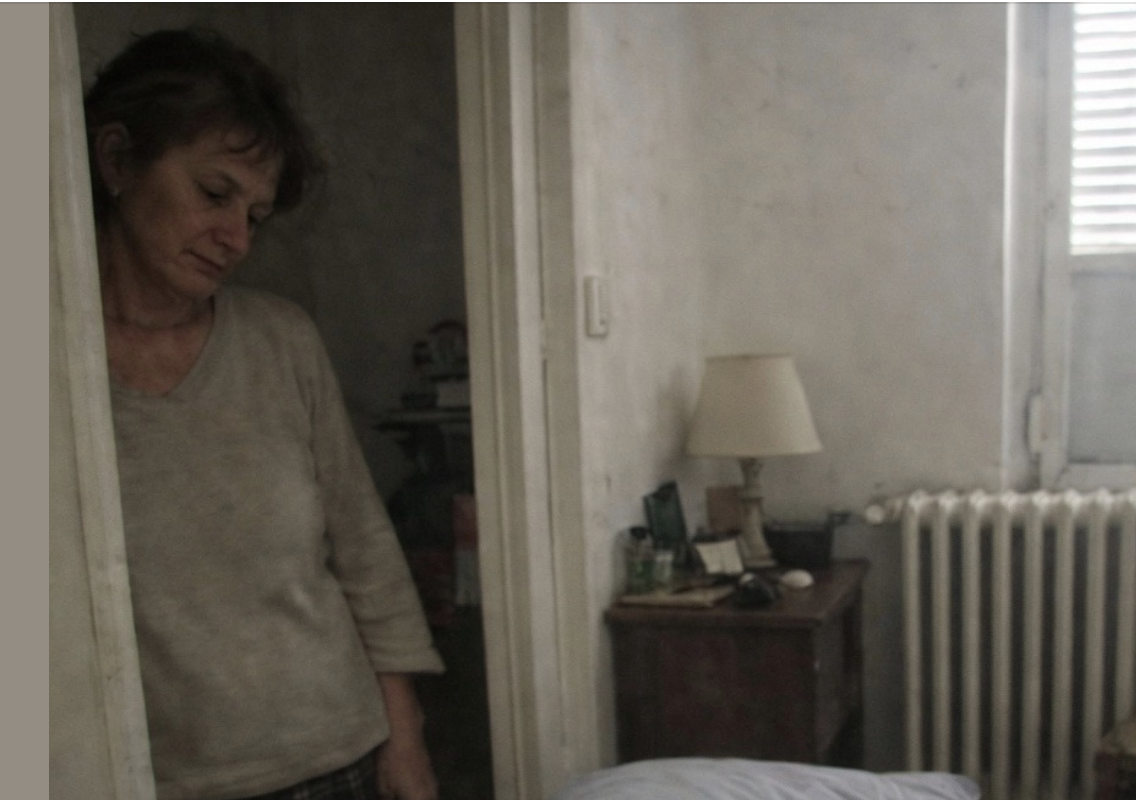 Я взяла з притулку старого кота, бо не витримувала тиші у власній квартирі. А вже наступного ранку мені подзвонили й сказали: “Є одна жінка… вона залишила для вас лист”.