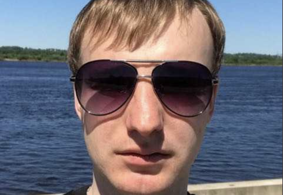 До весілля Олена і Сергій разом не жили. Дівчина бувала в холостяцькій квартирі майбутнього чоловіка, але на всі його пропозиції переїхати до нього відмовлялася. -Давай почекаємо, – відповідала вона йому завжди. – Не хочеться маму засмучувати. Вона в мене, ти знаєш, старомодна трохи.