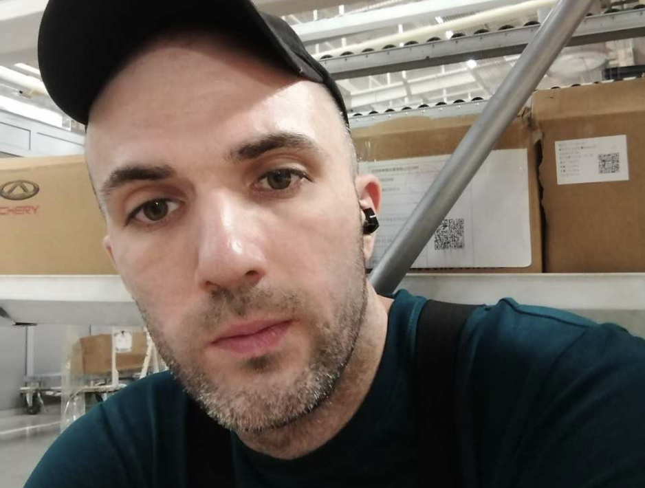 Після випускного рідні залишили Кирила на автостанції з півтори тисячі гривень і рюкзаком.