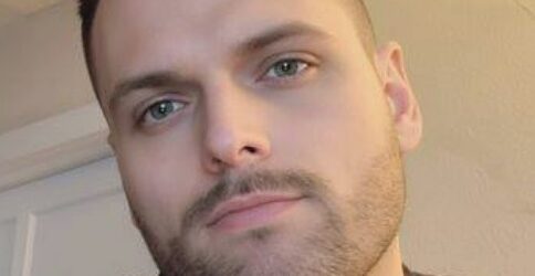 Залицяльник (33 роки) покликав у кафе, замовив собі стейк, а мені запропонував «просто випити кави». Я оплатила капучино й поїхала додому