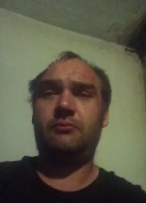 Вчора ввечері з цікавості набрала його ім’я в пошуку — знайшла профіль на сайті знайомств. Відкрила. В анкеті чорним по білому: «Шукаю жінку від 25 до 32 років для серйозних стосунків». Автору — 59.