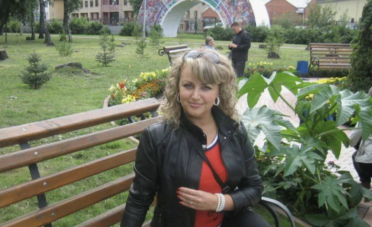 Колись для свекрухи я була “село немите”. А зараз ледь не щодня телефонує до мене, вихваляє. Я ж знаю причину такої зміни поведінки та не вірю жодному слову свекрухи!