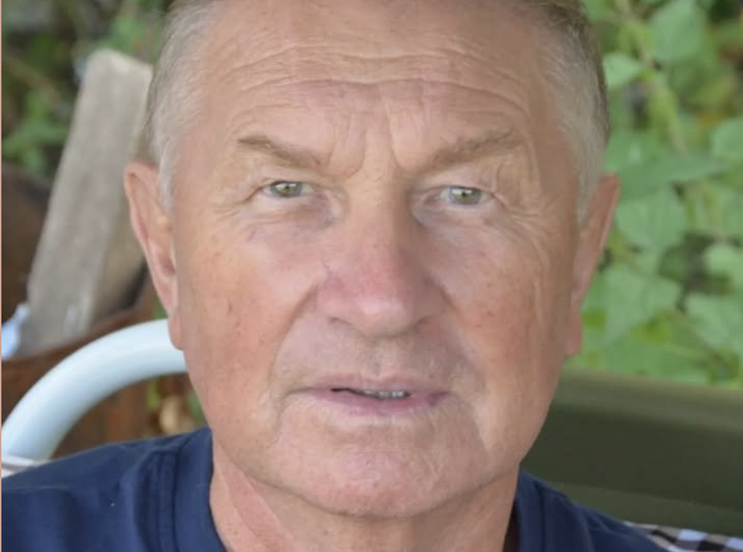 Мені 62 роки. Маю двох дорослих донечок. Старша Оксана з чоловіком і дітьми виїхала до Канади, коли почалась війна. Мені через це дуже сумно, адже нагоди побачитись ще довго не буде. А от молодша Катя живе з чоловіком зовсім близько, на сусідній вулиці. Все в них добре, лишень дітей довго не було, донька не могла завагітніти.
